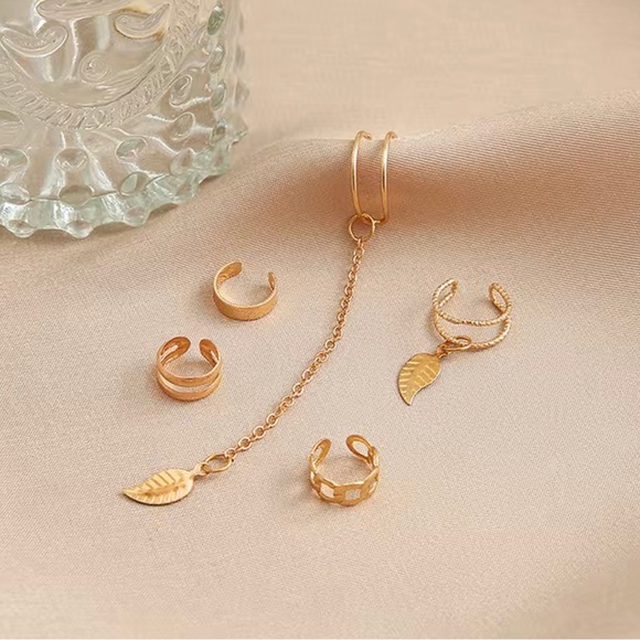 🌺 5-Piece Simple Leaf Ear Clip Set✨NWT - Picture 2 of 3